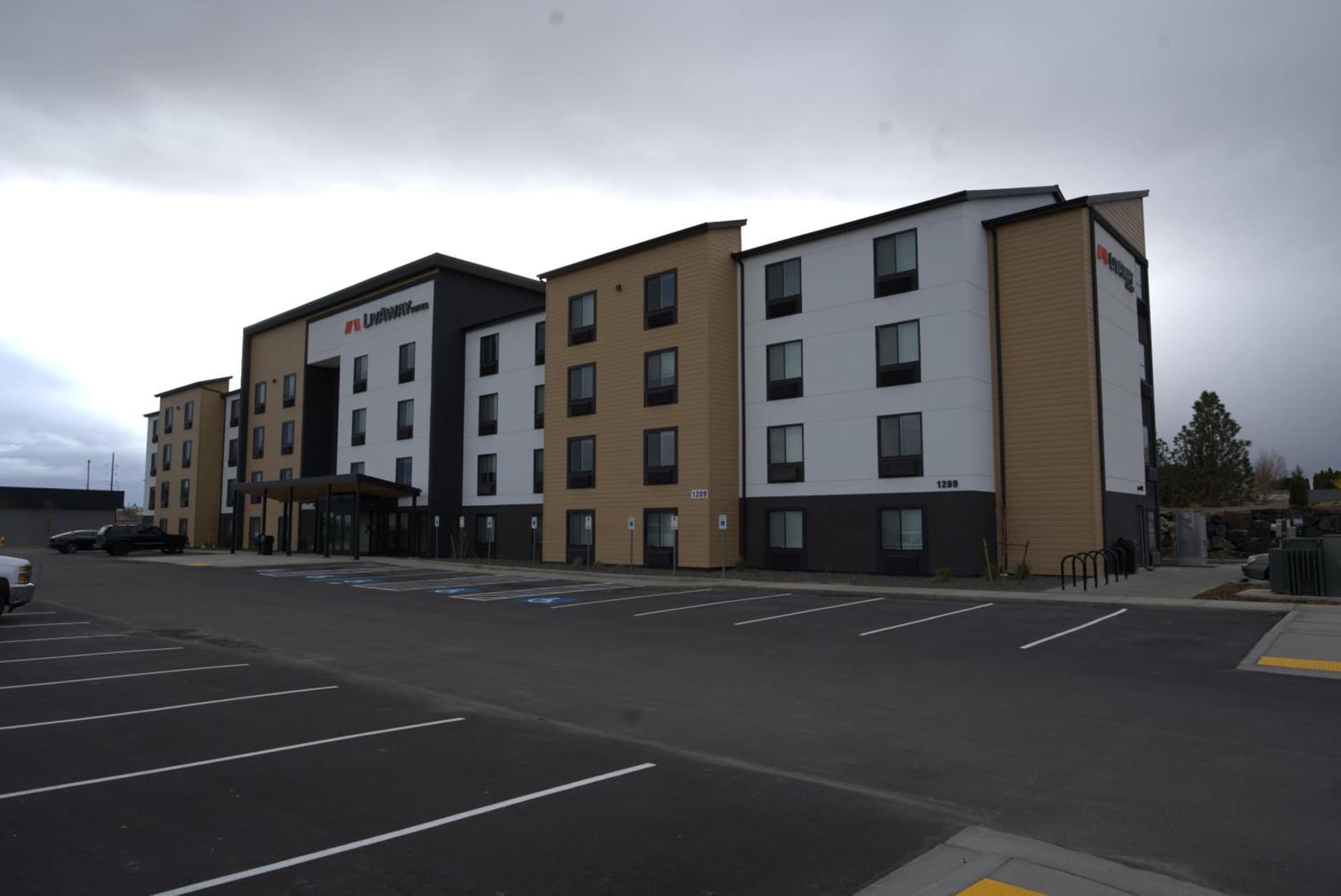 LivAway Suites Tri-Cities-Richland — hotel in Richland, Washington