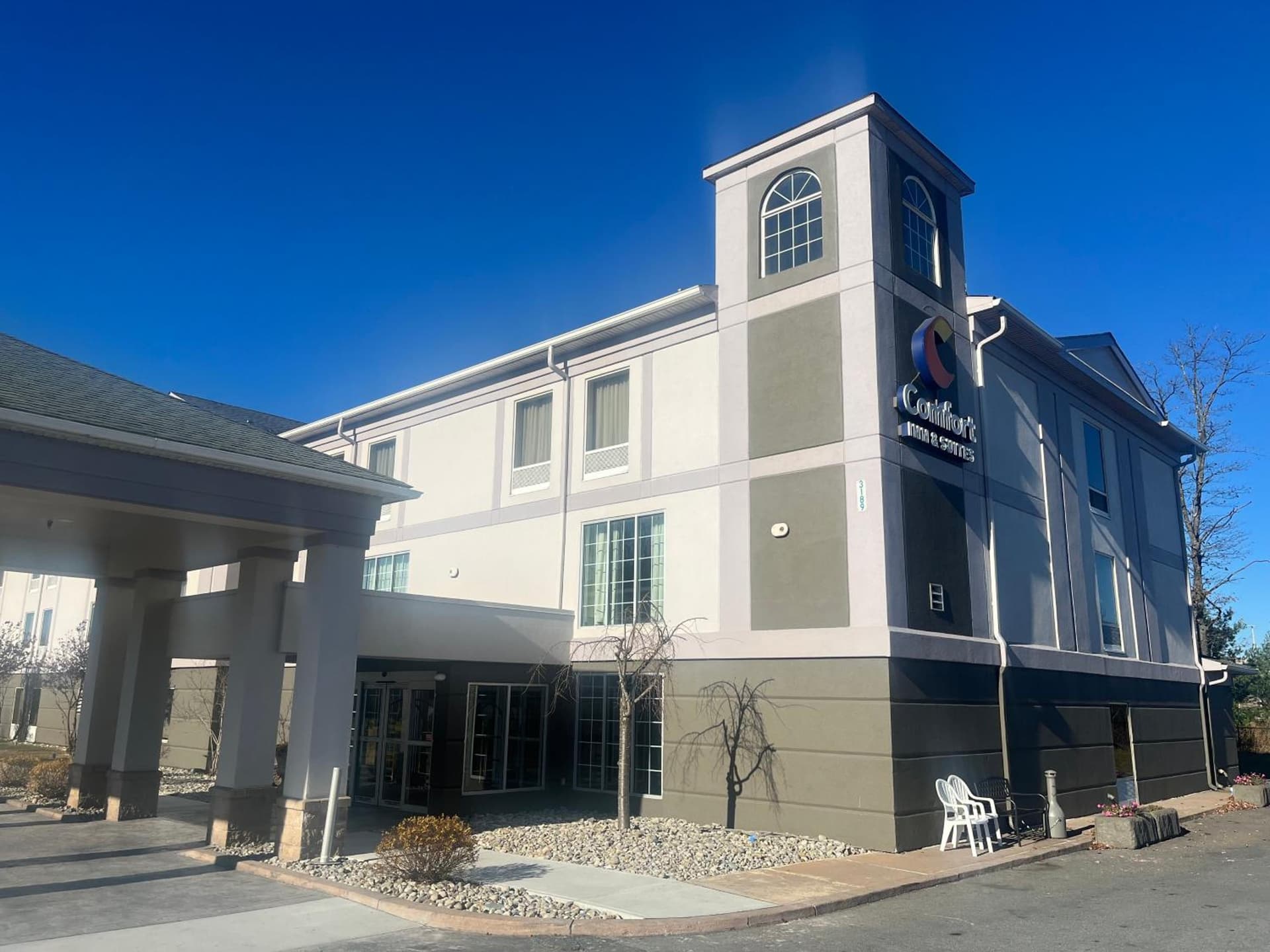 Comfort Inn & Suites Mount Pocono featured exterior or lobby in Mount Pocono, PA — similar hotel