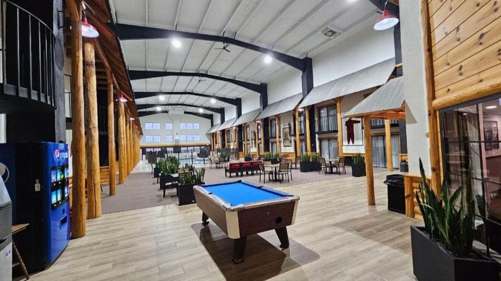 Lumber Jack Lodge, Ascend Hotel Collection interior in West Branch, MI — gallery photo 2