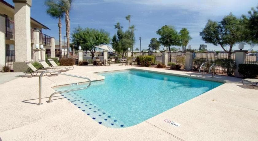 Americas Best Value Inn - Phoenix, AZ interior in Phoenix, AZ — gallery photo 2
