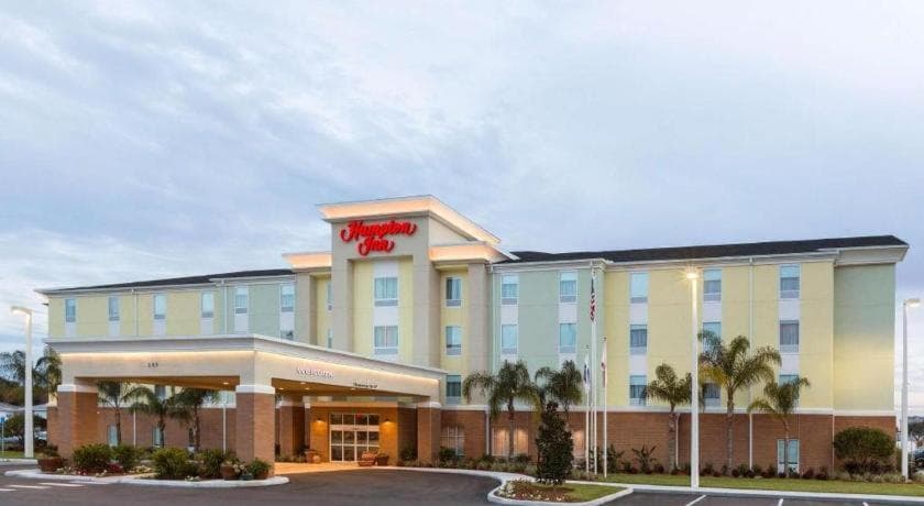 Hampton Inn Bartow interior in Bartow, FL — gallery photo 2
