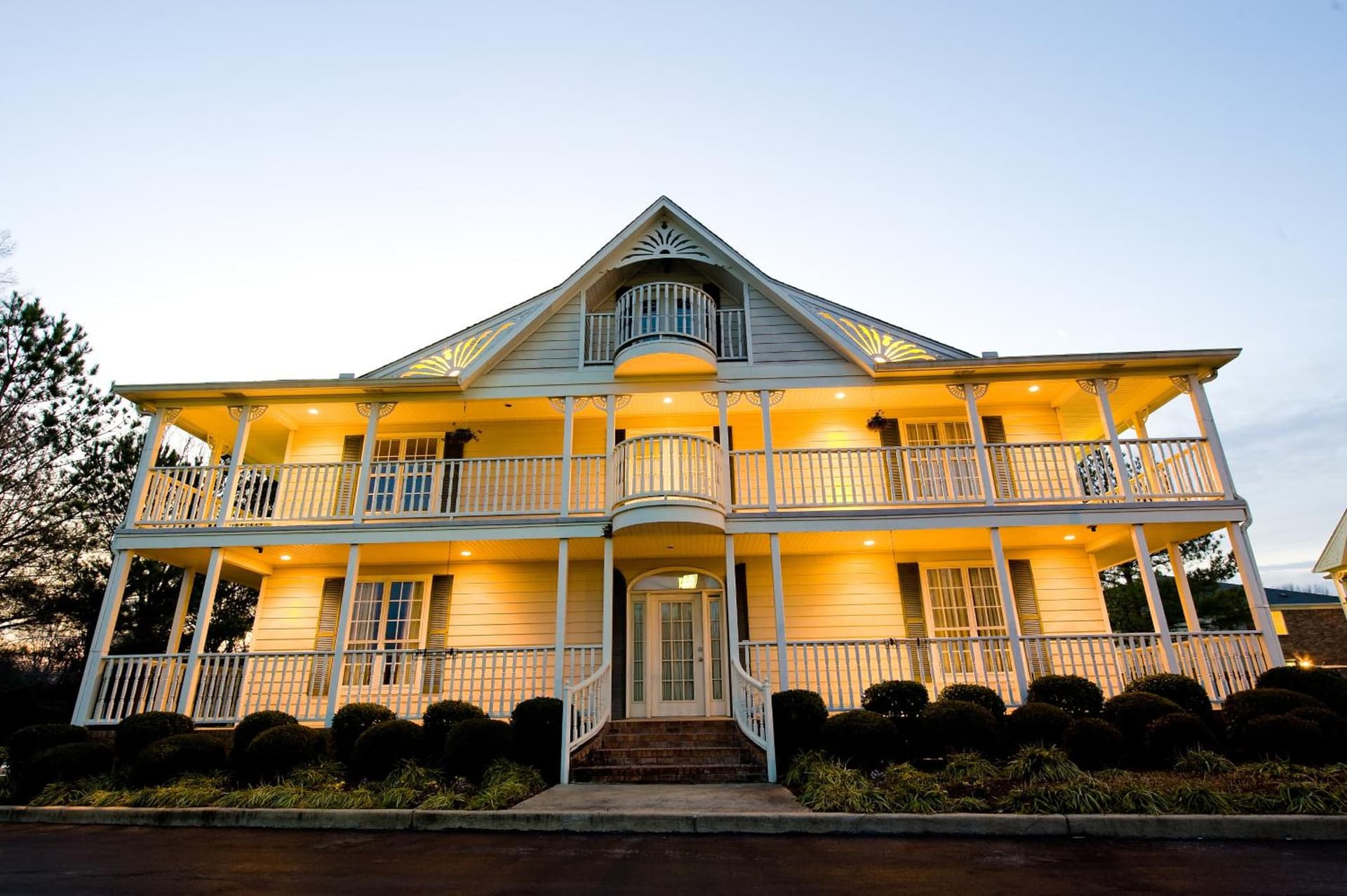 Plantation Oaks Suites & Inn Millington — hotel in Millington, Tennessee