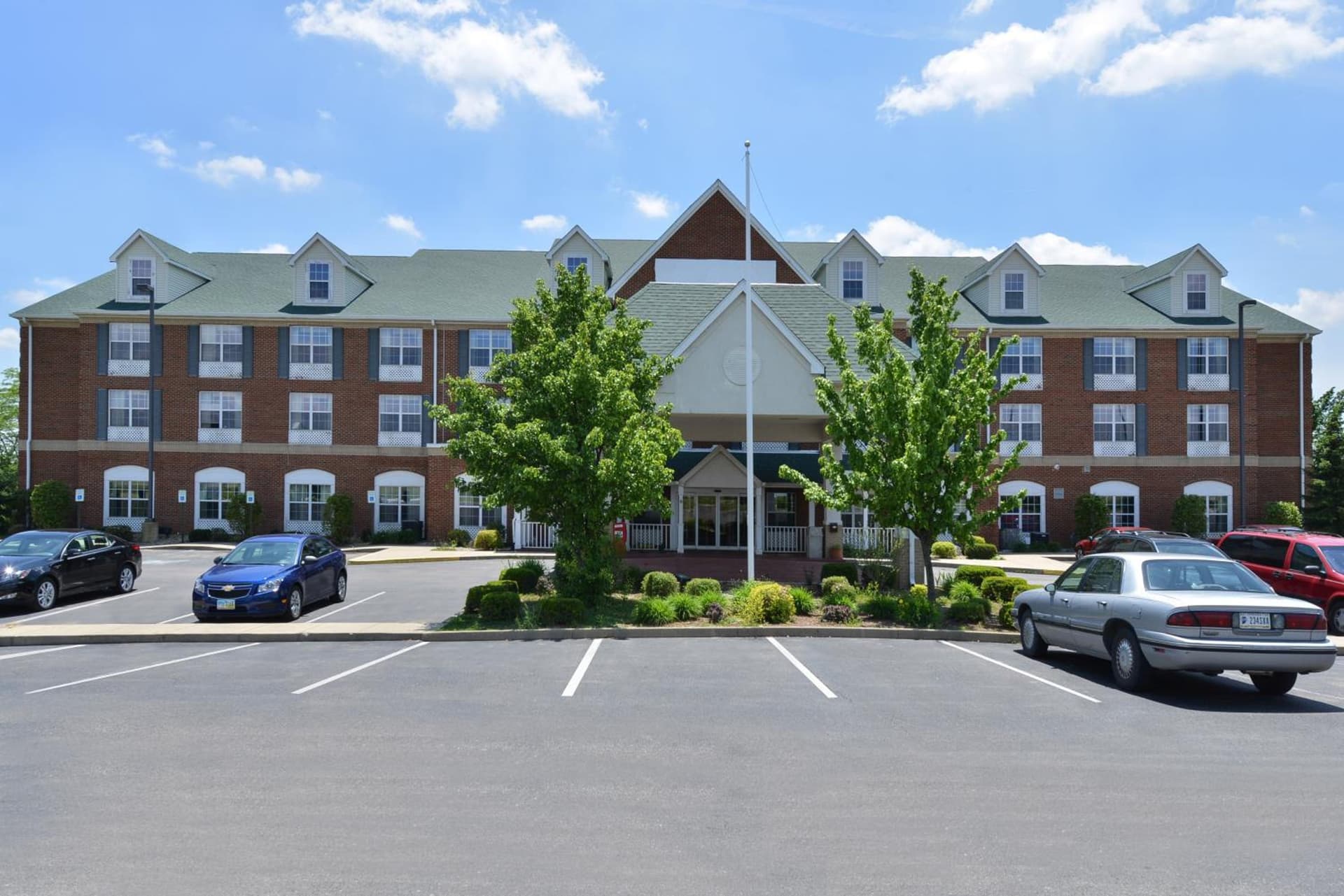 BlissPoint Inn & Suites Marion — hotel in Marion, Indiana