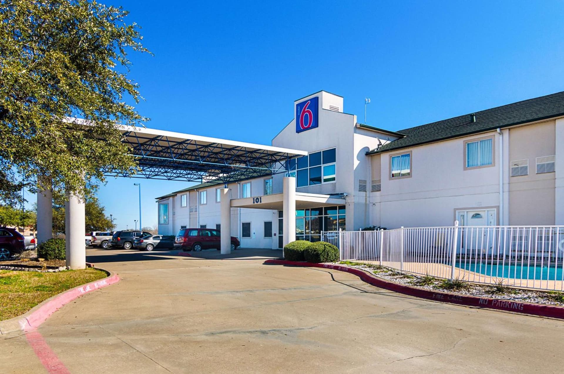 Motel 6-Terrell, TX featured exterior or lobby in Terrell, TX — similar hotel