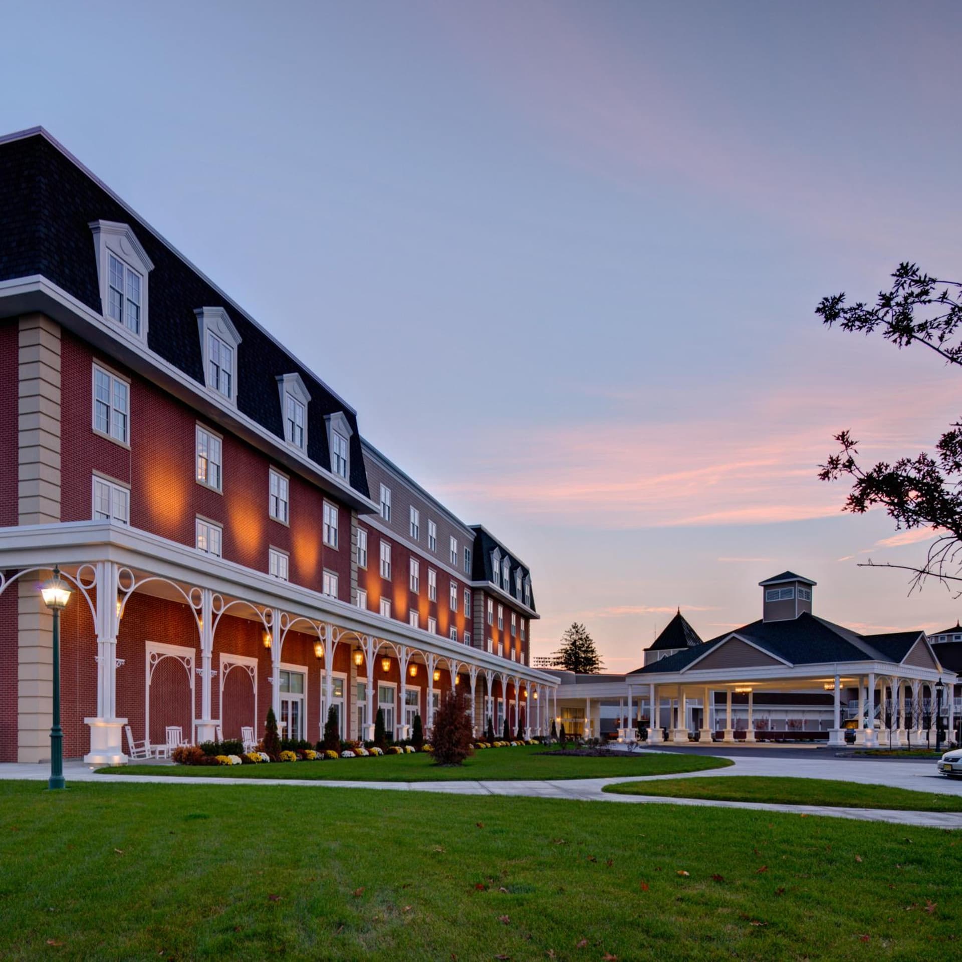Saratoga Casino Hotel — hotel in Saratoga Springs, New York