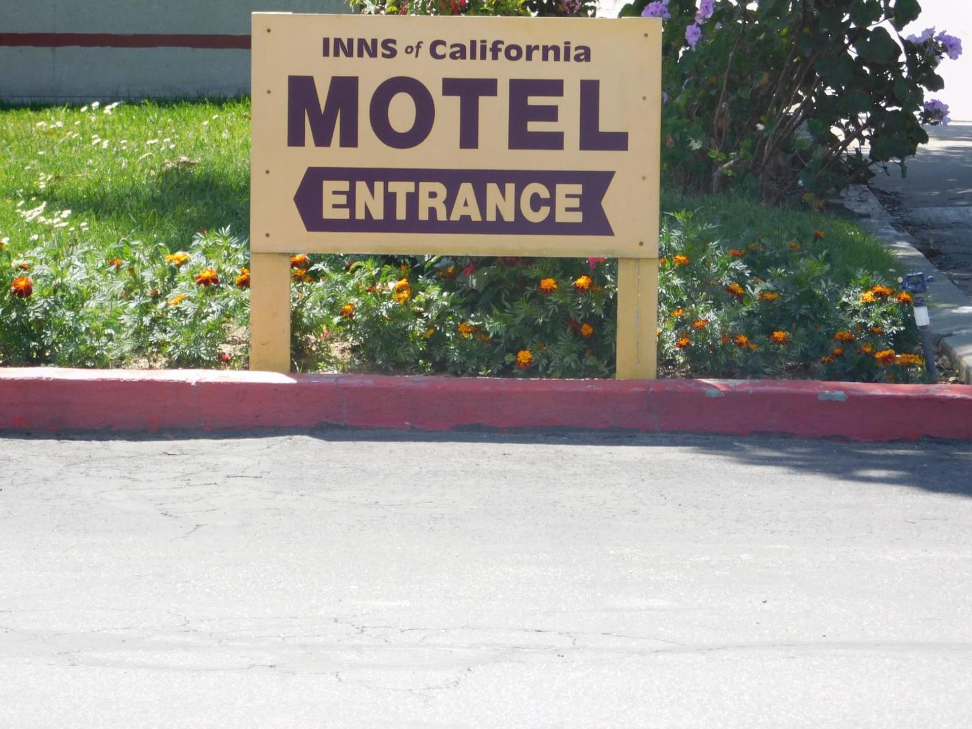 Inns of California Salinas property views in Salinas, CA — gallery photo 3