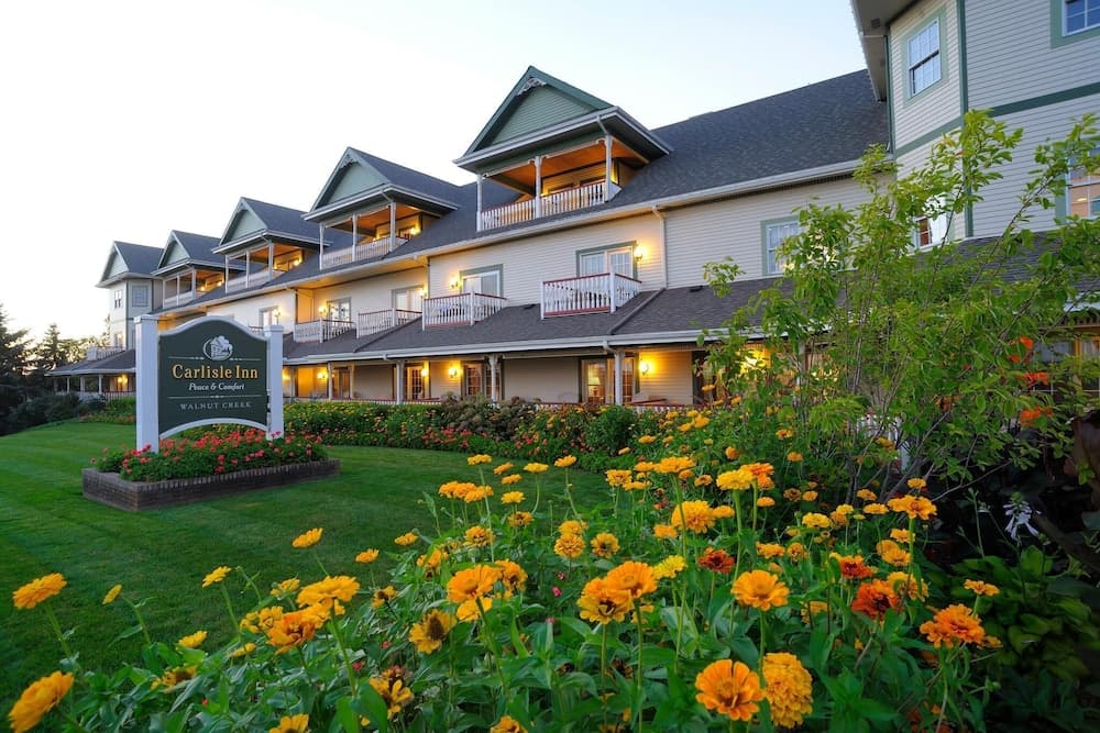 Carlisle Inn Walnut Creek — hotel in Wilmot, Ohio