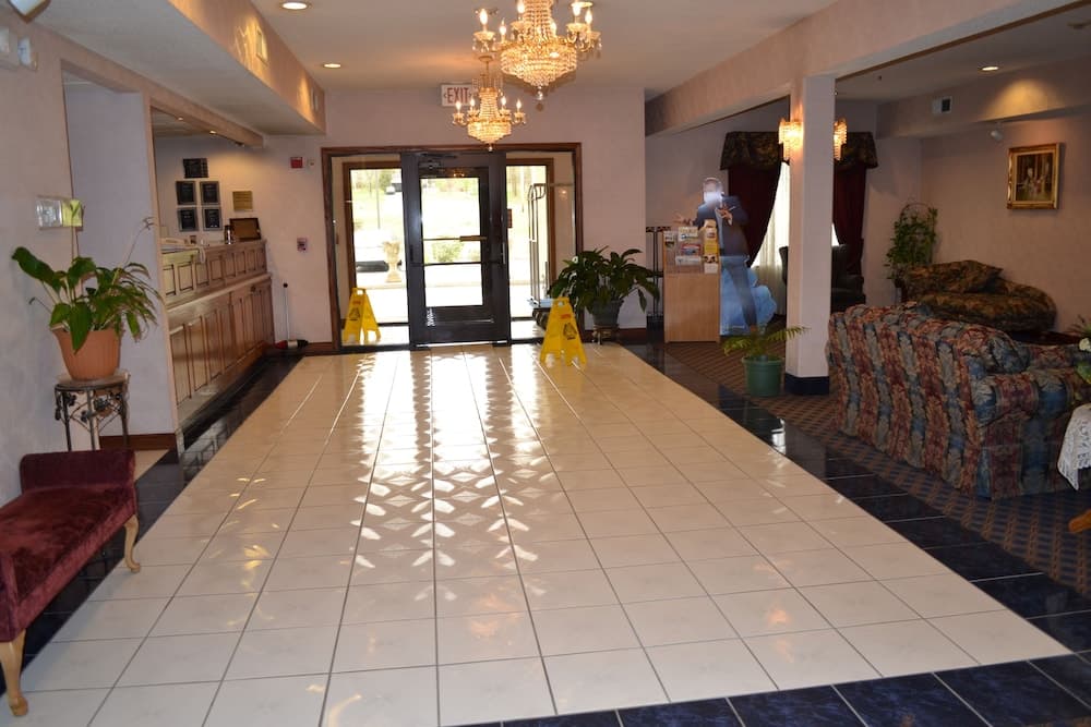 Baymont by Wyndham Albany interior in Albany, KY — gallery photo 2
