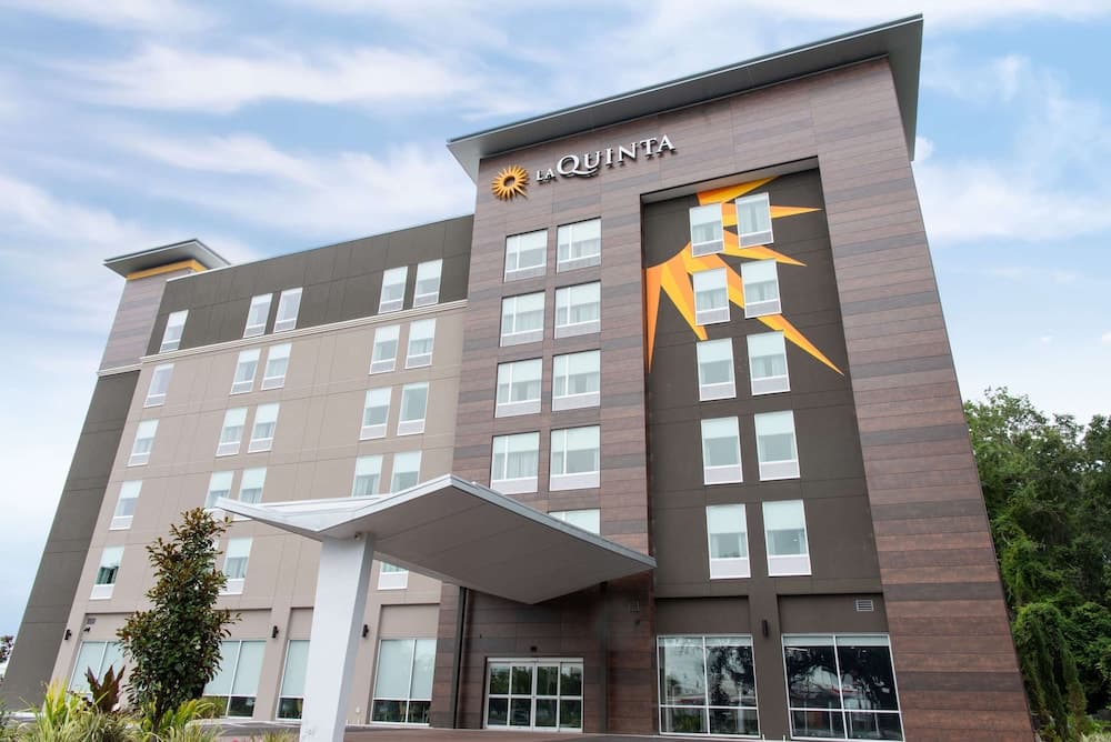 La Quinta Inn & Suite by Wyndham Lake City — hotel in Lake City, Florida