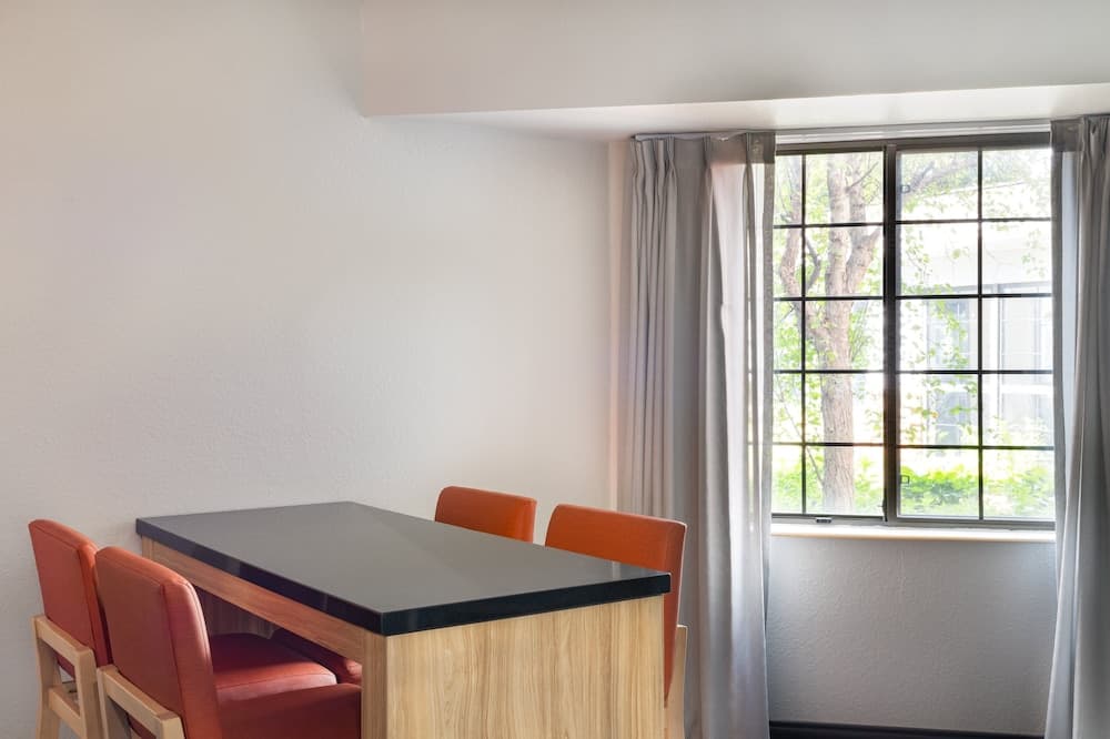 Candlewood Suites Eagan Arpt South - Mall Area by IHG property views in Eagan, MN — gallery photo 3