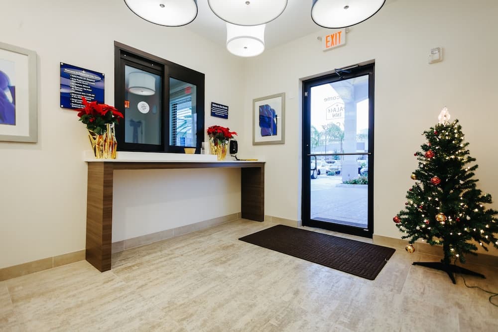 Palace Inn City Center interior in Houston, TX — gallery photo 2