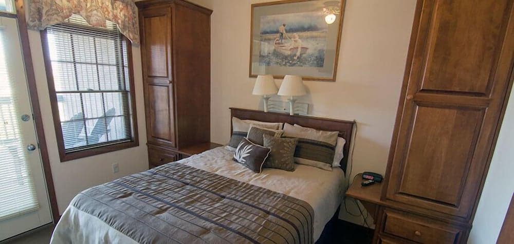 Scandinavian Lodge interior in Sister Bay, WI — gallery photo 2