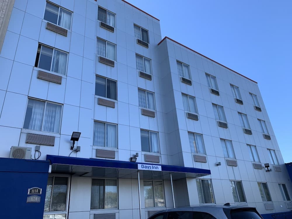 Days Inn by Wyndham Brooklyn Borough Park — hotel in Brooklyn, New York