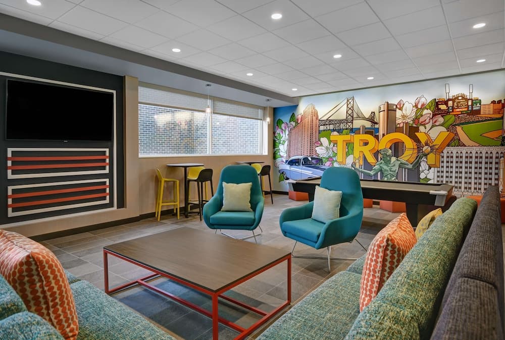 Tru by Hilton Troy Detroit property views in Troy, MI — gallery photo 3