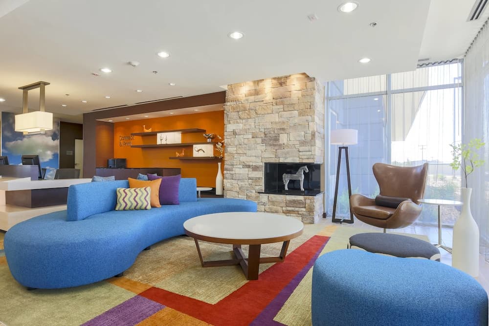 Fairfield Inn & Suites Pleasanton — hotel in Pleasanton, Texas