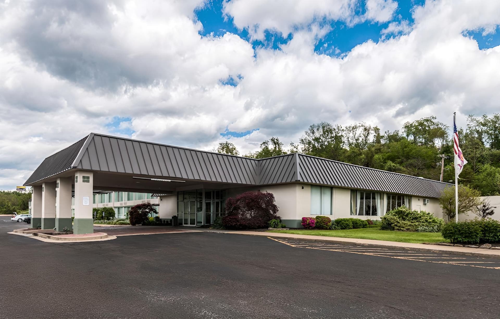 Suburban Studios — hotel in Fairmont, West Virginia