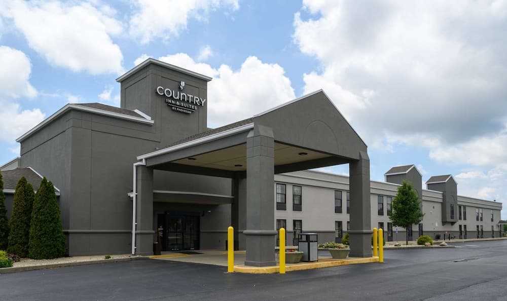 Country Inn & Suites by Radisson, Greenfield, IN interior in Greenfield, IN — gallery photo 2
