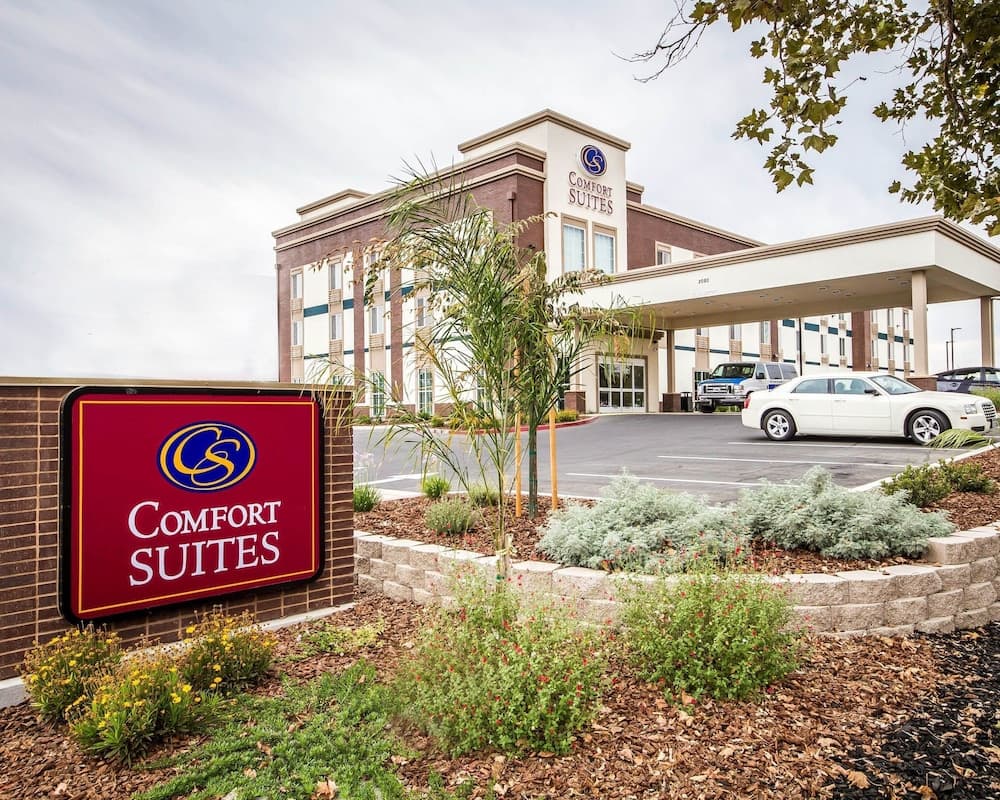 Comfort Suites Woodland - Sacramento Airport — hotel in Woodland, California