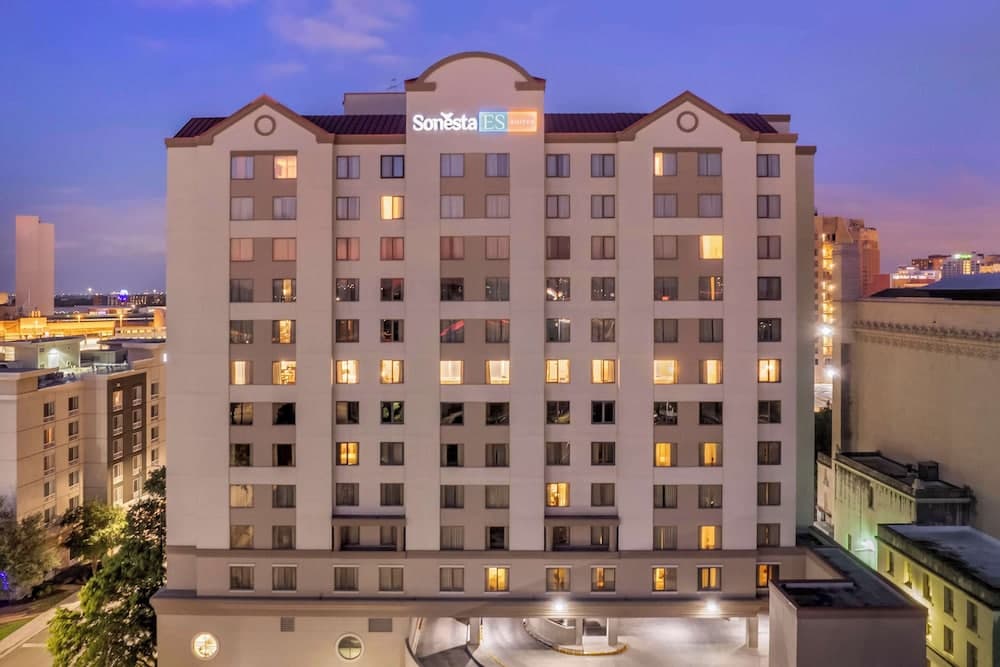 Sonesta ES Suites San Antonio Downtown Alamo Plaza — hotel in San Antonio, Texas