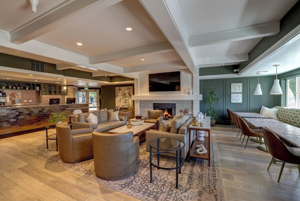 Sonoma Valley Inn, Tapestry Collection by Hilton interior in Sonoma, CA — gallery photo 2