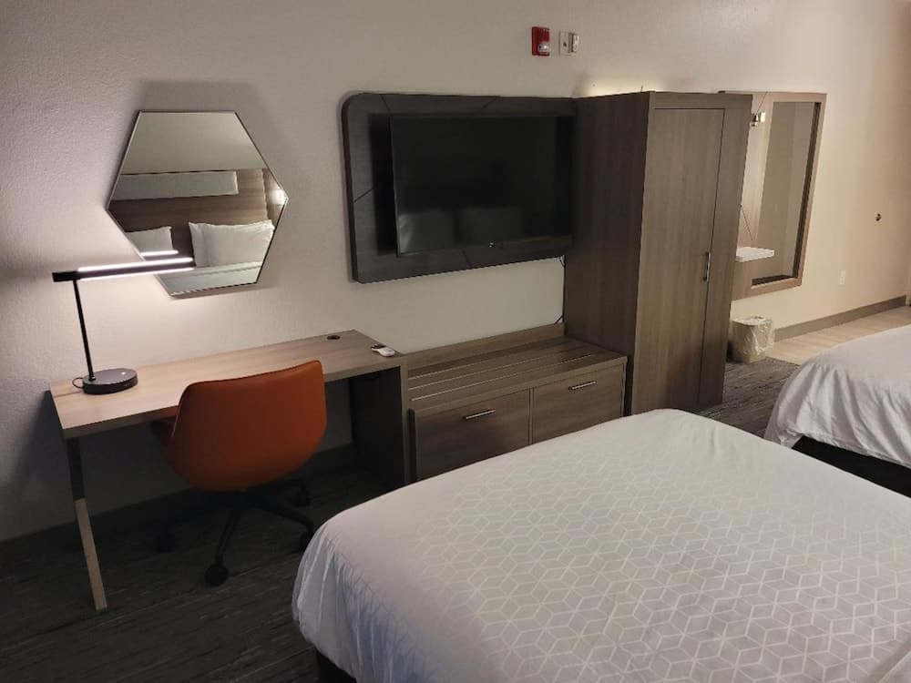 Holiday Inn Express & Suites Starkville by IHG property views in Starkville, MS — gallery photo 3