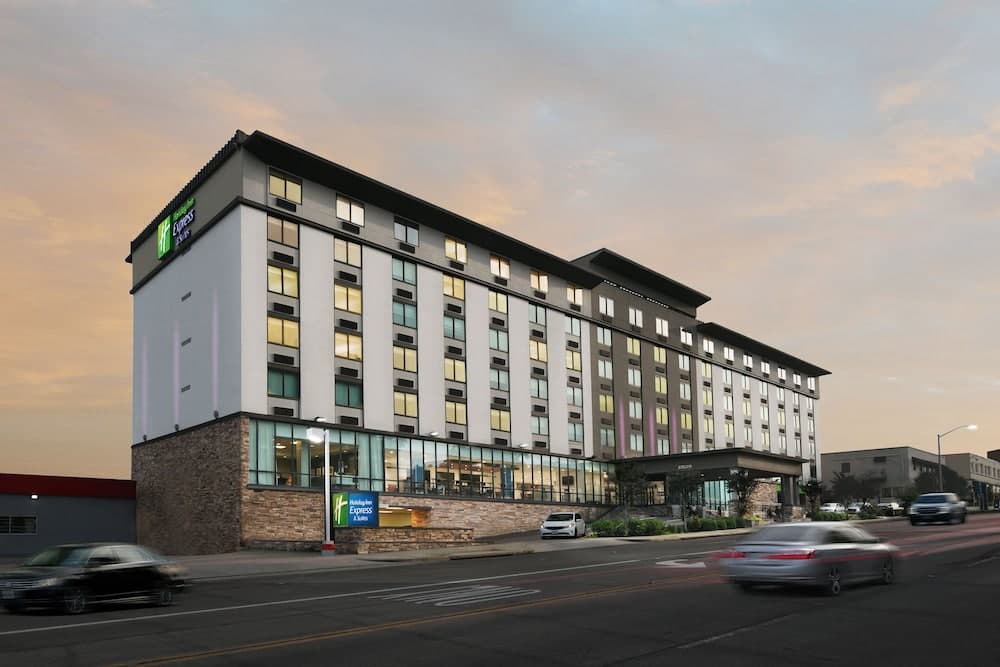 Holiday Inn Express & Suites Fort Worth Downtown by IHG featured exterior or lobby in Fort Worth, TX — similar hotel