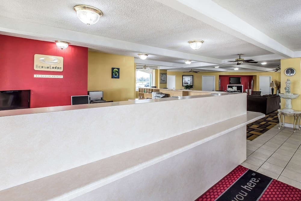 Econo Lodge Byron near Historic District - Warner Robins — hotel in Byron, Georgia
