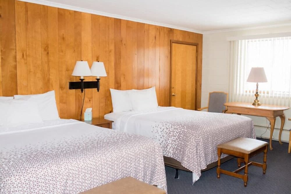 Park Lake Motel interior in Perry — gallery photo 2