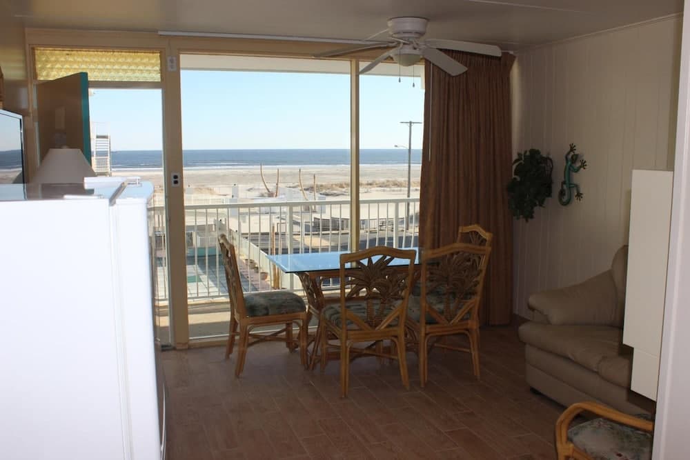 Paradise Oceanfront Resort interior in Wildwood Crest, NJ — gallery photo 2