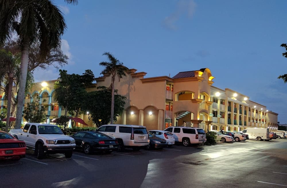 Red Carpet Inn Airport and Cruise Port Hotel Fort Lauderdale exterior or lobby in Fort Lauderdale, FL — main listing photo
