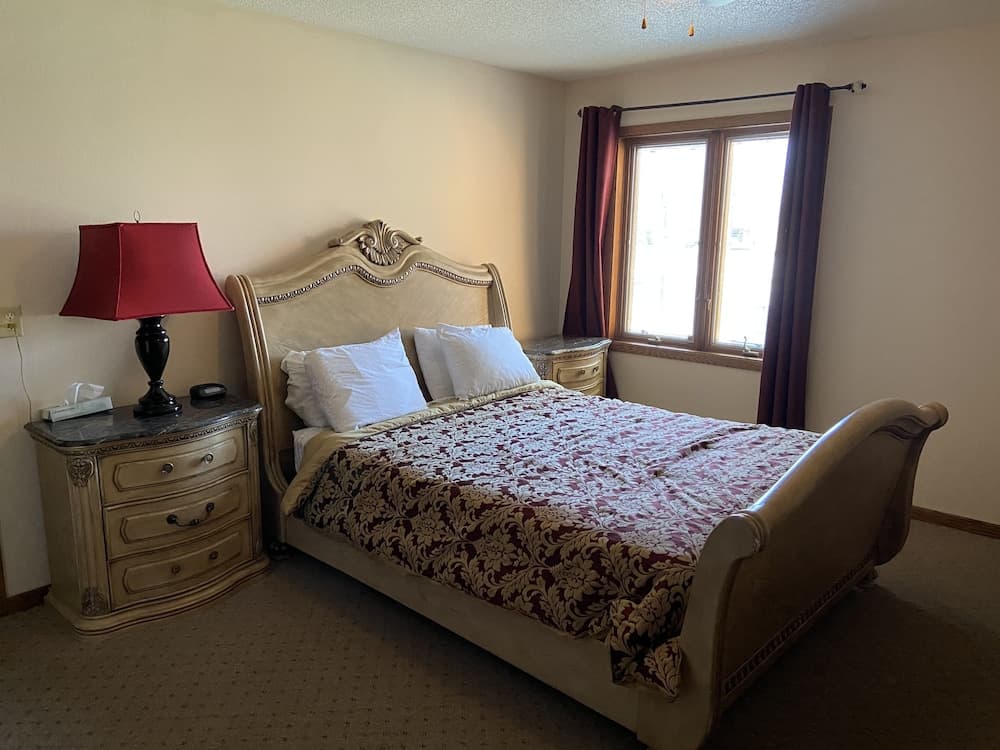 Horseshoe Bay Lodge interior in Walker, MN — gallery photo 2