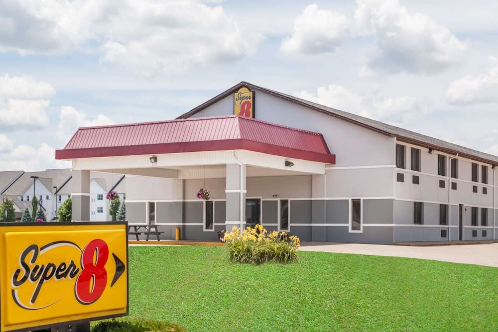 Super 8 by Wyndham Shipshewana featured exterior or lobby in Shipshewana, IN — similar hotel