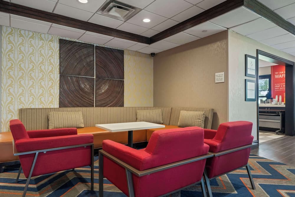 Hampton Inn Ridgefield Park property views in Ridgefield Park, NJ — gallery photo 3