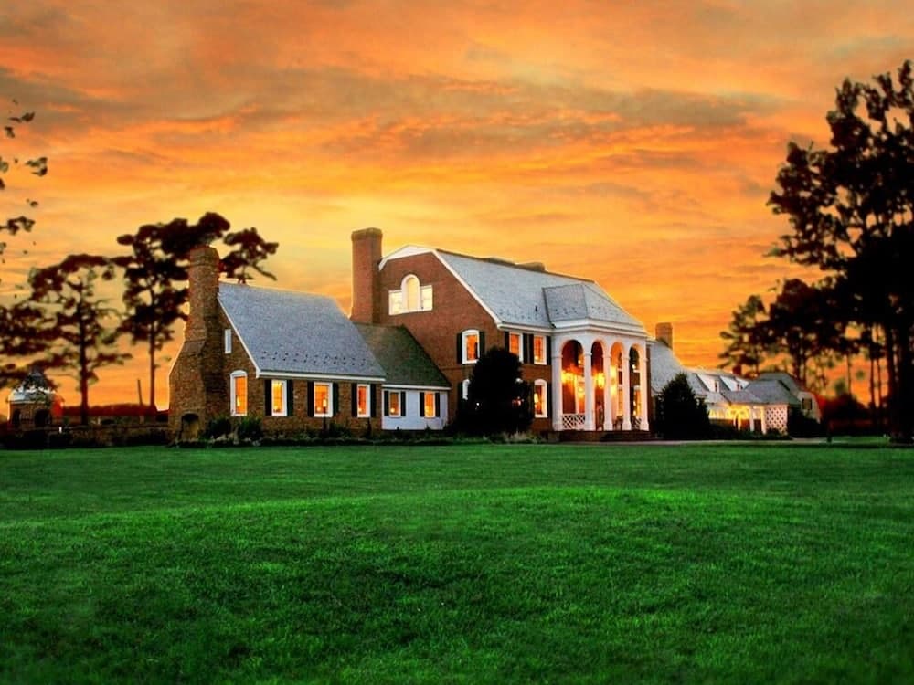 Kingsbay Mansion & Vacation Houses — hotel in Marion, Iowa