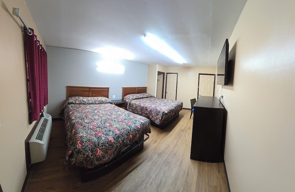 Candle Light Motel property views in Ozark, AL — gallery photo 3
