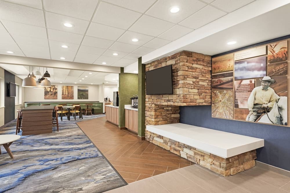 Fairfield Inn Warren Niles interior in Warren, OH — gallery photo 2