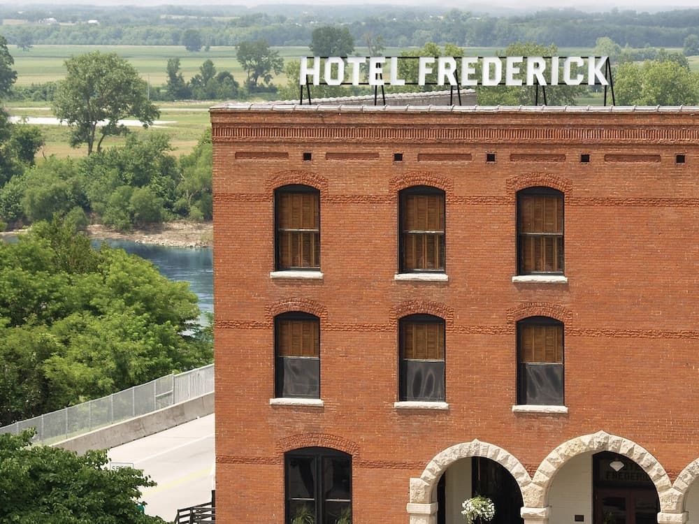 Hotel Frederick — hotel in Boonville, Missouri