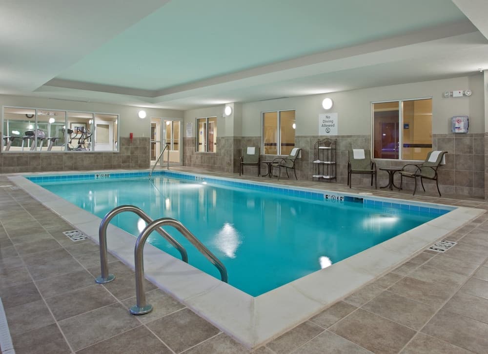Holiday Inn Express & Suites Dayton South Franklin by IHG interior in Franklin, OH — gallery photo 2