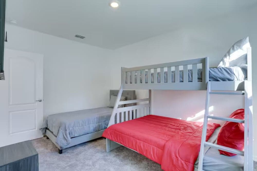 Palm Breeze Lux Stay - Port St. Lucie featured exterior or lobby in Port Saint Lucie — similar hotel