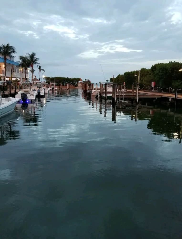 Condo in the Keys interior in Tavernier, FL — gallery photo 2