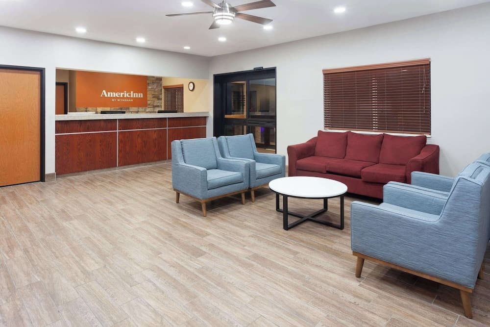 AmericInn by Wyndham Hudson interior in Hudson, WI — gallery photo 2