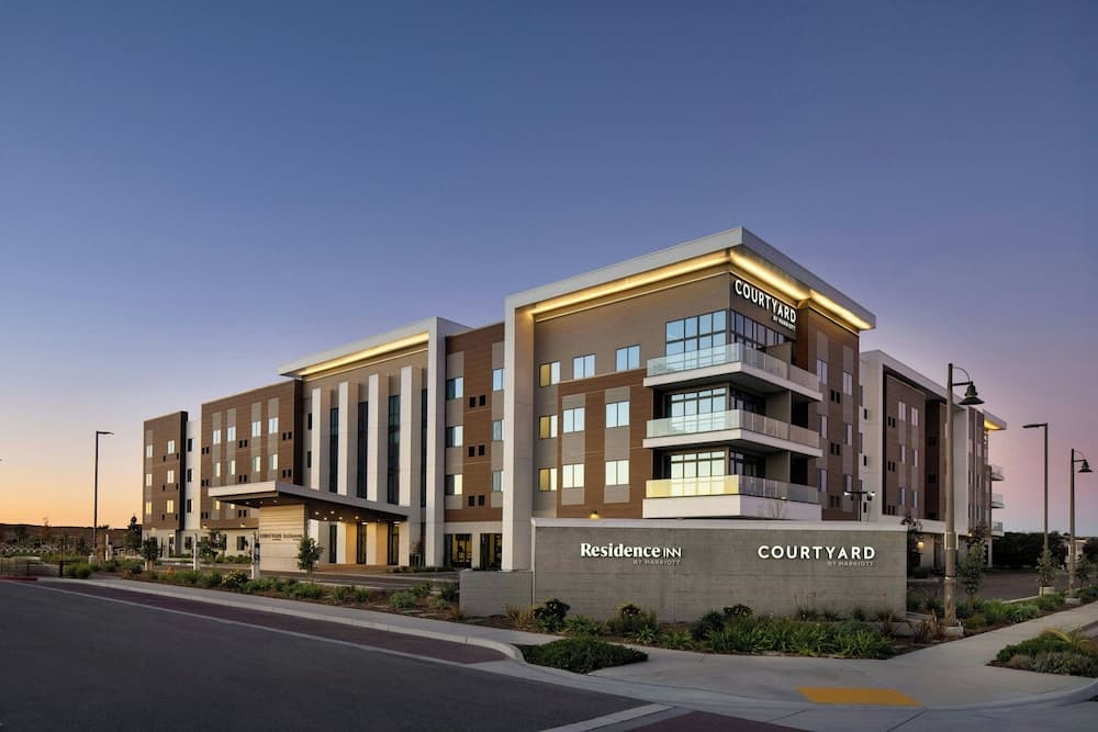 Courtyard By Marriot Sand City Monterey — hotel in Seaside, California