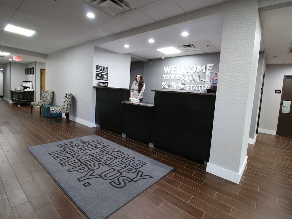 Hampton Inn St. Augustine-I-95 interior in St. Augustine, FL — gallery photo 2