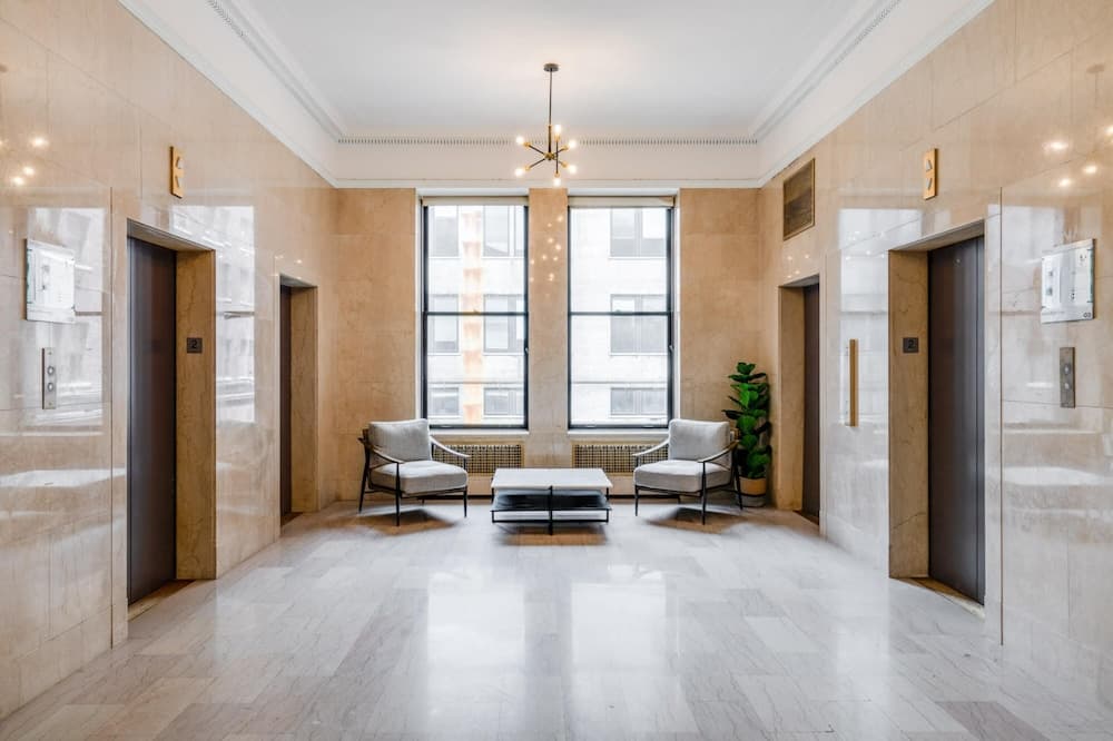 Sosuite Corner 3BR Apt w Park View, W/d, Gym interior in Philadelphia, PA — gallery photo 2
