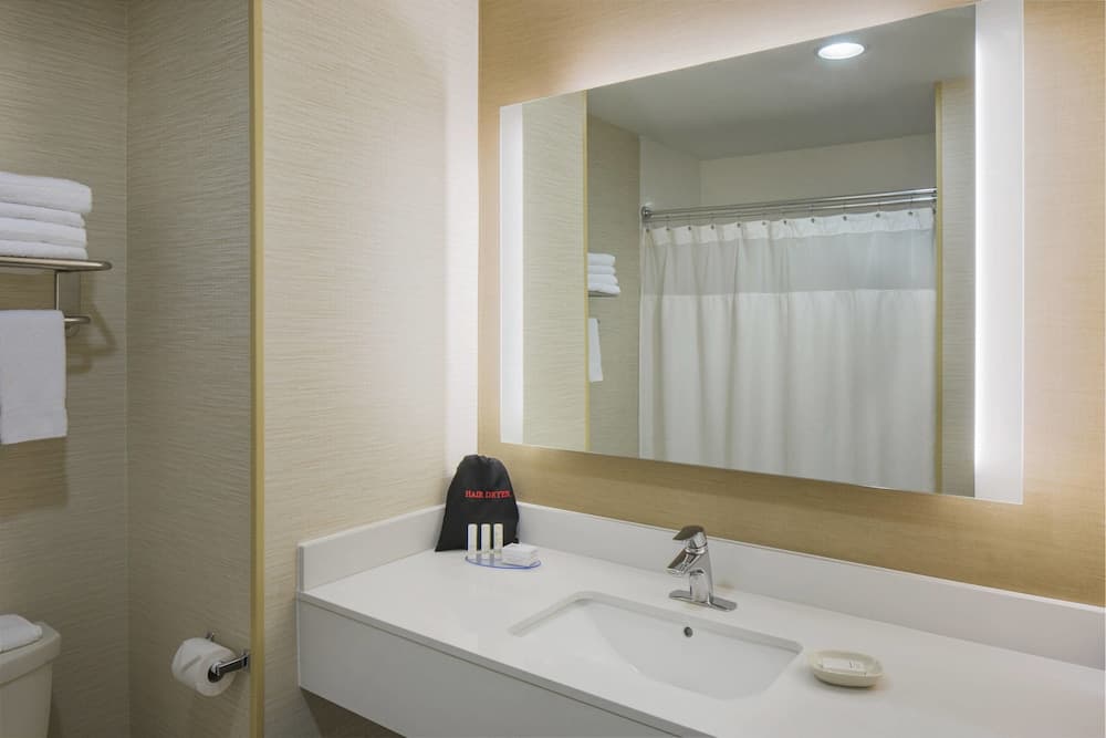 Fairfield Inn & Suites Bridgewater Branchburg/Somerville property views in Branchburg, NJ — gallery photo 3