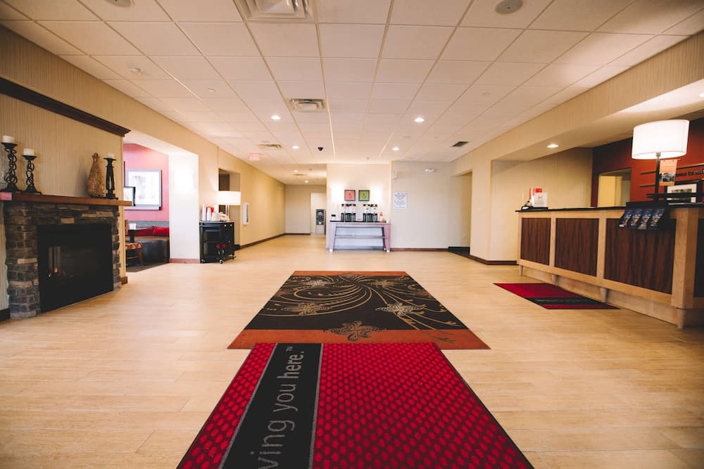 Hampton Inn & Suites Minot Airport interior in Minot, ND — gallery photo 2