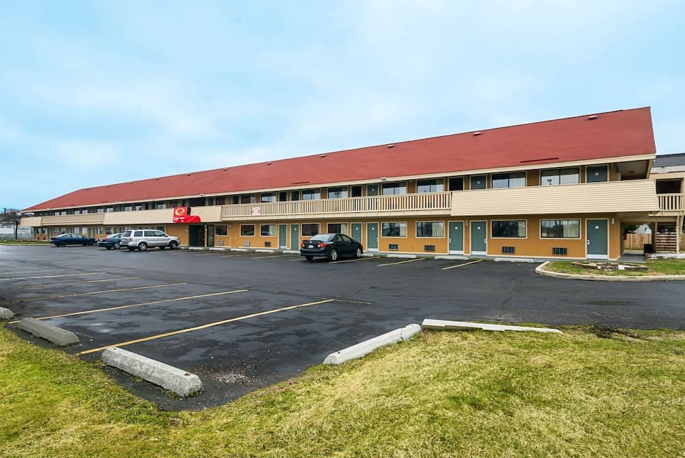 Econo Lodge South Holland - Chicago Southland property views in South Holland, IL — gallery photo 3