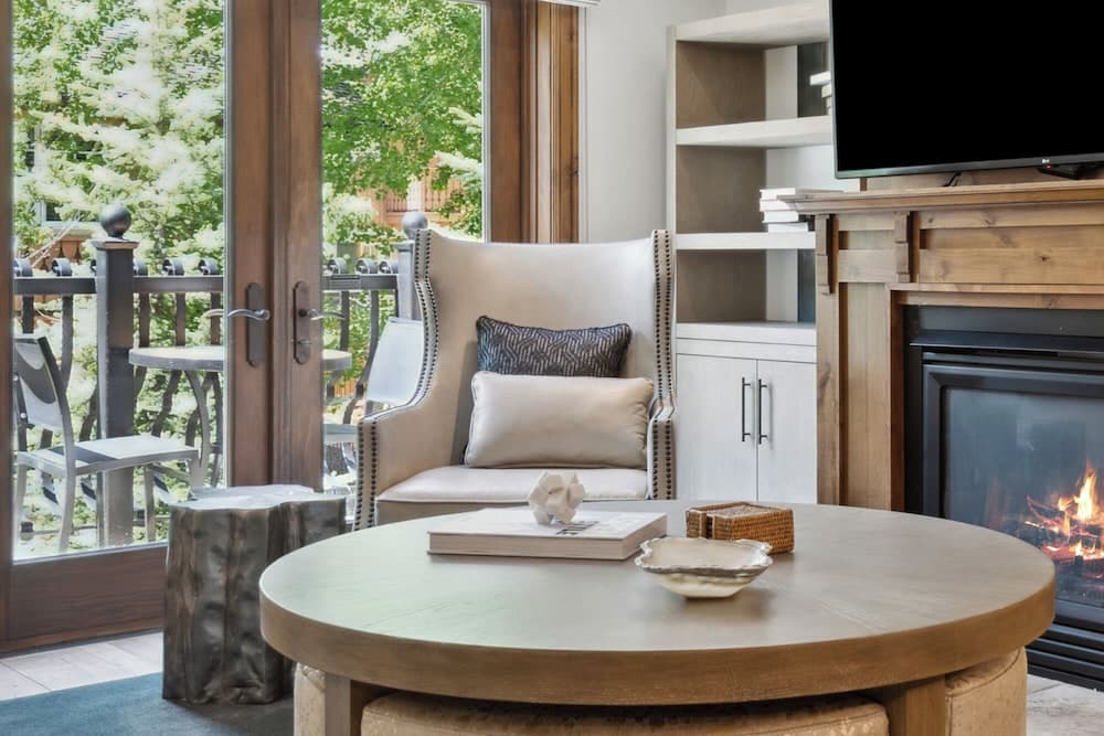 The Aspen Mountain Residences property views in Aspen, CO — gallery photo 3