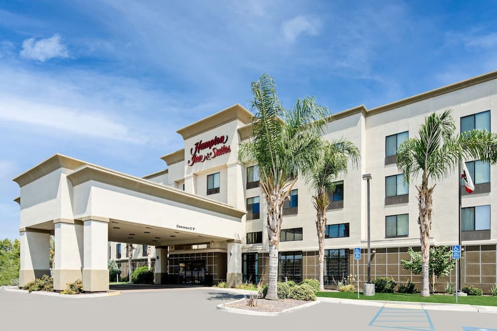 Hampton Inn & Suites Bakersfield/Hwy 58, CA featured exterior or lobby in Bakersfield, CA — similar hotel