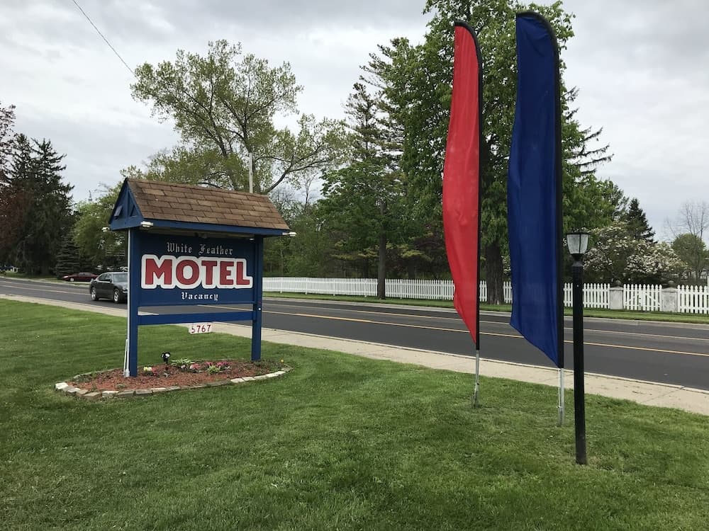 White Feather Motel — hotel in Lexington, Michigan